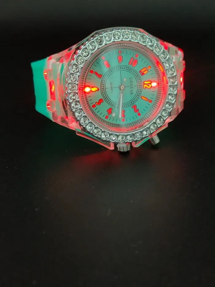 Montre verte fluo, argenté style casino - photo numéro 6