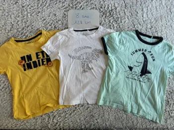 Lot 3 t-shirts 8 ans