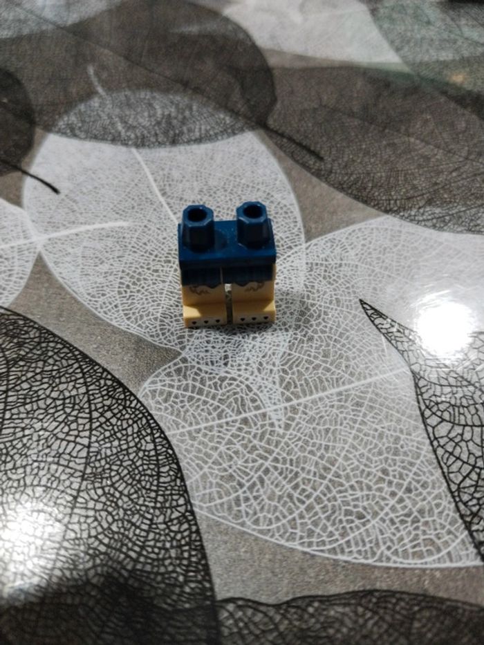 Jambe minifig lego chima lion warrior - photo numéro 3