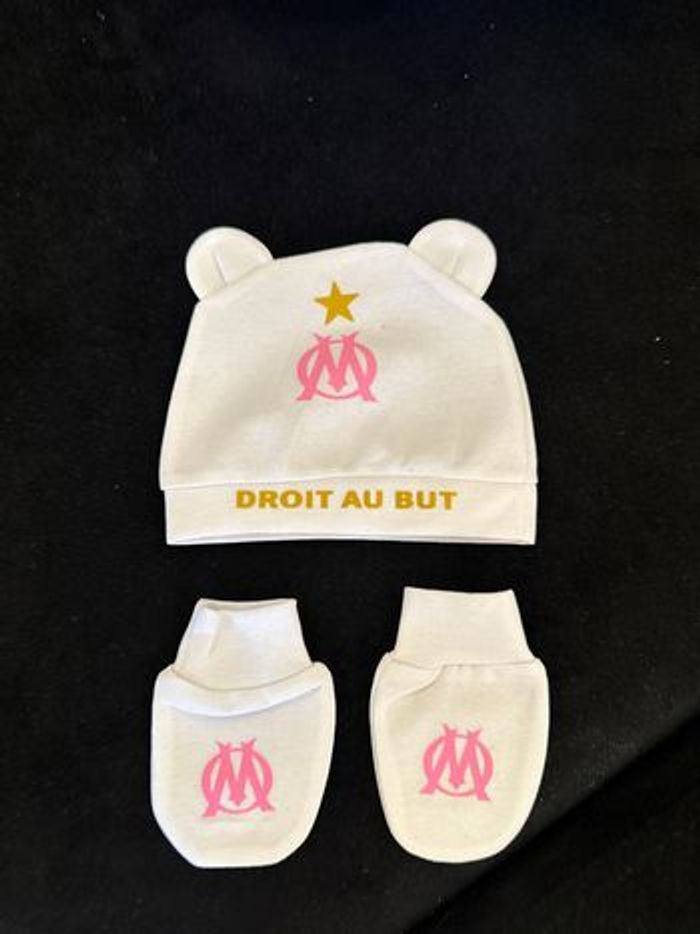 Ensemble bonnet gant Om
