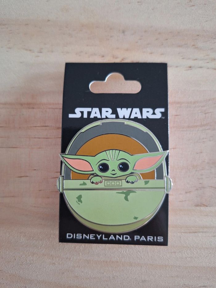 Pin's Star Wars The Child (Grogu / Baby Yoda) - Mandalorian - Disneyland Paris