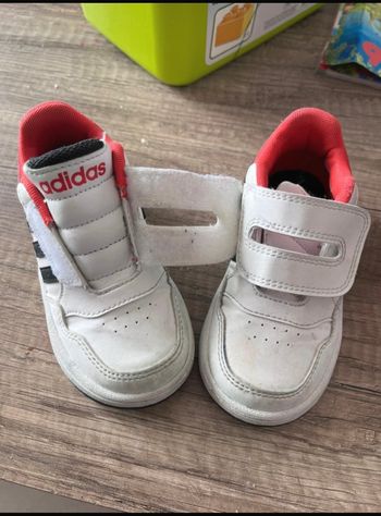 Basket adidas taille 25