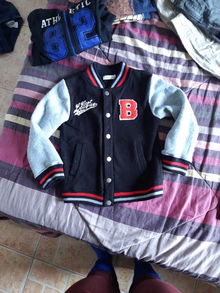 Lot 2 gilet 6ans - photo numéro 2