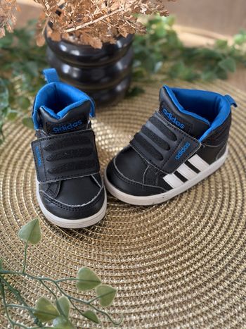 Basket adidas Taille 18 