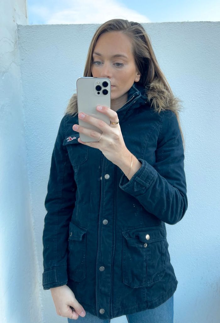 Manteau Hollister bleu marine avec logo rouge - photo numéro 9