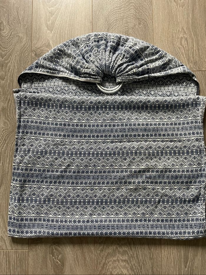 Portage sling ringsling de la marque Didymos prima coure Datk bleue and White 100% coton
