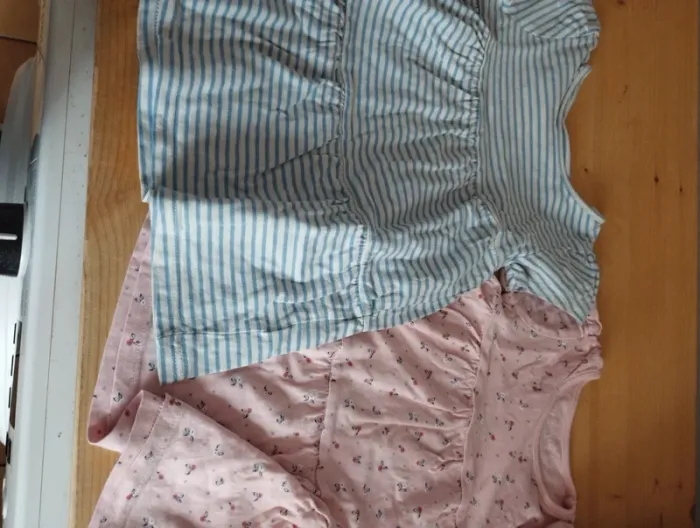 Lot de vêtements jumelles en taille 2 ans - photo numéro 10