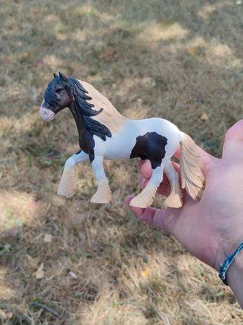 Figurine cheval Schleich noir et blanc