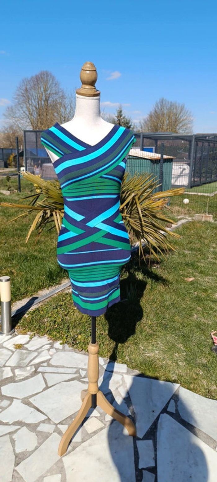 Robe stretch moulante - photo numéro 8
