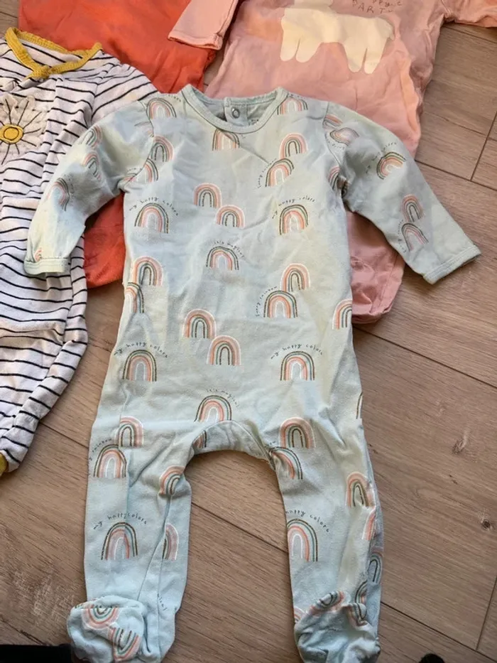 Lot 4 pyjamas légers taille 6 mois - photo numéro 2