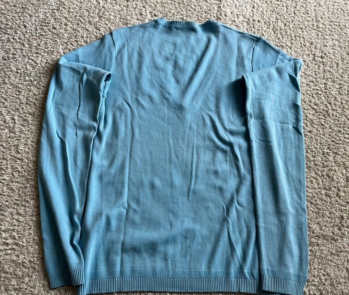 Pull léger col en V bleu ciel manches longues marque United Colors of Benetton taille M - photo numéro 6