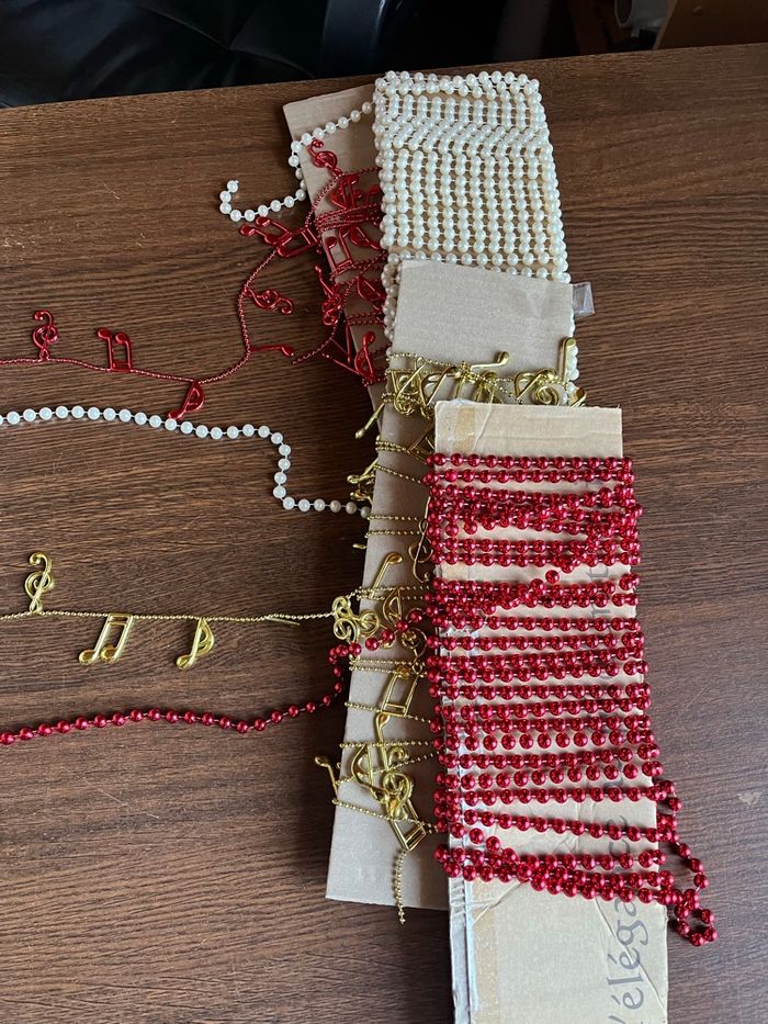 Grandes guirlandes pour décorer un grand sapin ou utiliser lors d’une fête . - photo numéro 4