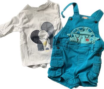 Salopette et tee shirt