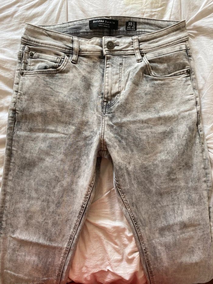 Jean super skinny Bershka taille 38 - photo numéro 2