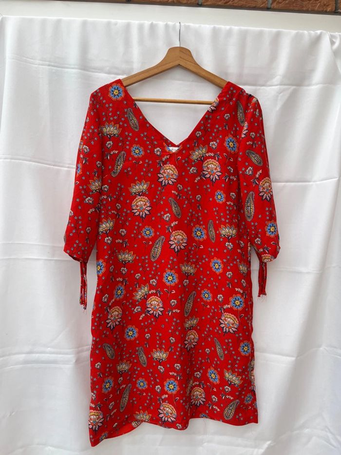 Jolie robe d été M rouge fleurie Promod