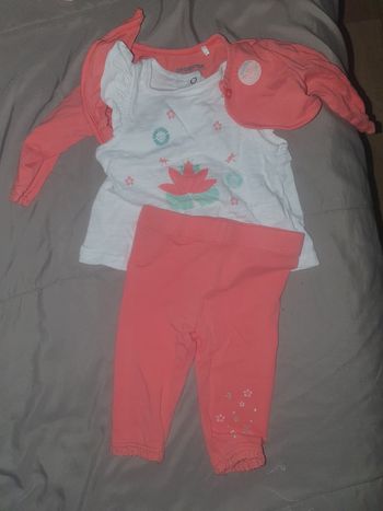 Affaire bébé fille 0 1mois