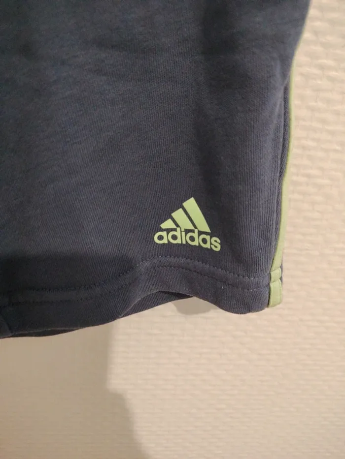 Ensemble Adidas très bon état taille 3 4 ans - photo numéro 5