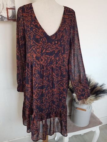 Robe marine à motifs marrons et jaunes. Deeluxe Women. Taille XL, 53cm aux aisselles, 92cm de haut.