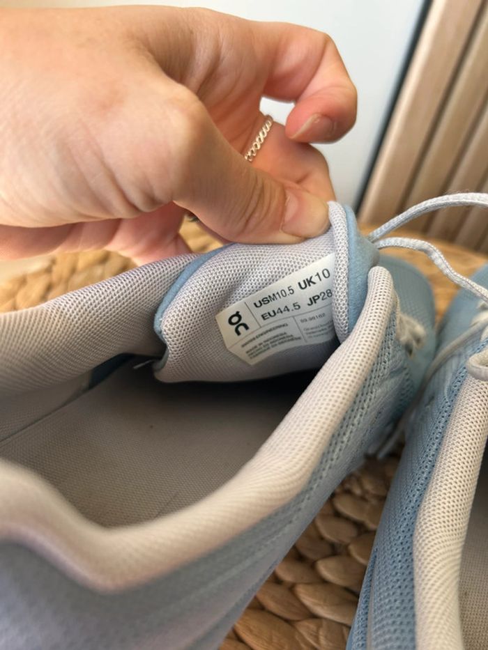 Baskets On Running homme taille 44,5 - photo numéro 8