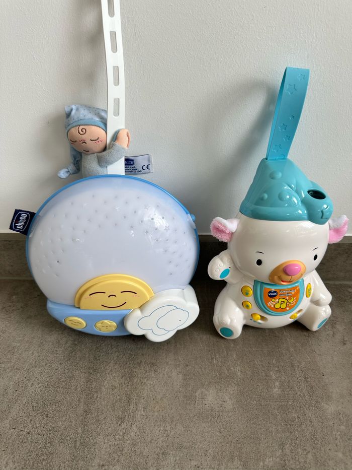 Lot de 2 veilleuses musicales et interactives bébé Chicco et VTech - photo numéro 2