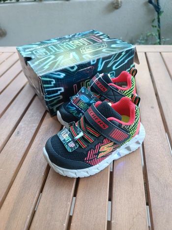 Baskets Skechers lights garçon pointure 21