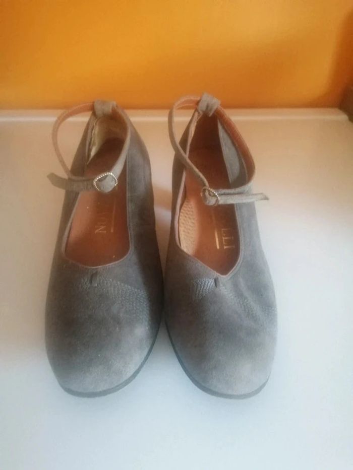 🌸👍Vintage 👍#Escarpins #cuir gris Pointure 3- 37 modèle Novelli " d' Hasley" 🌸 - photo numéro 5