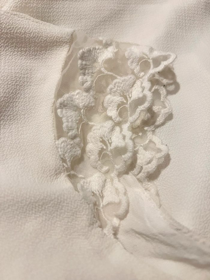 Blouse dos ouvert avec broderie et tulle Taille S - photo numéro 8