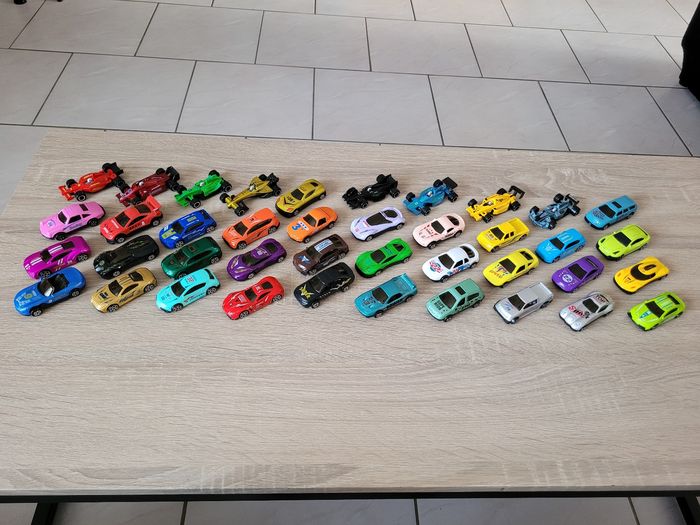 Lot de 40 petites voitures - photo numéro 7