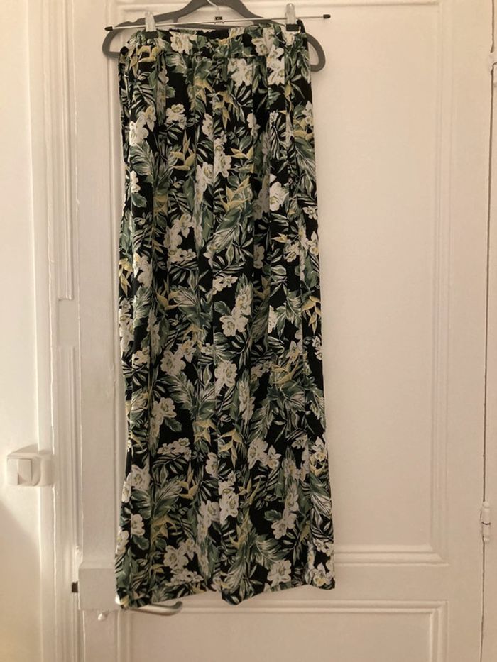 pantalon fluide à fleurs