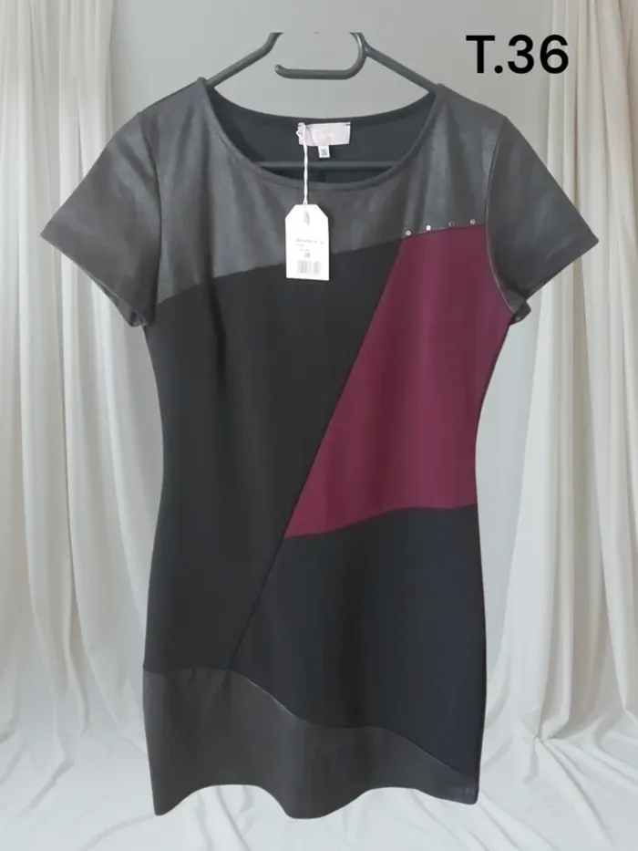 Magnifique robe T. 36 neuve avec étiquette