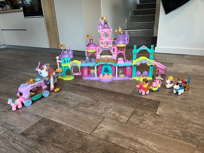 Gros lot tut tut copain , château , princesses - photo numéro 6