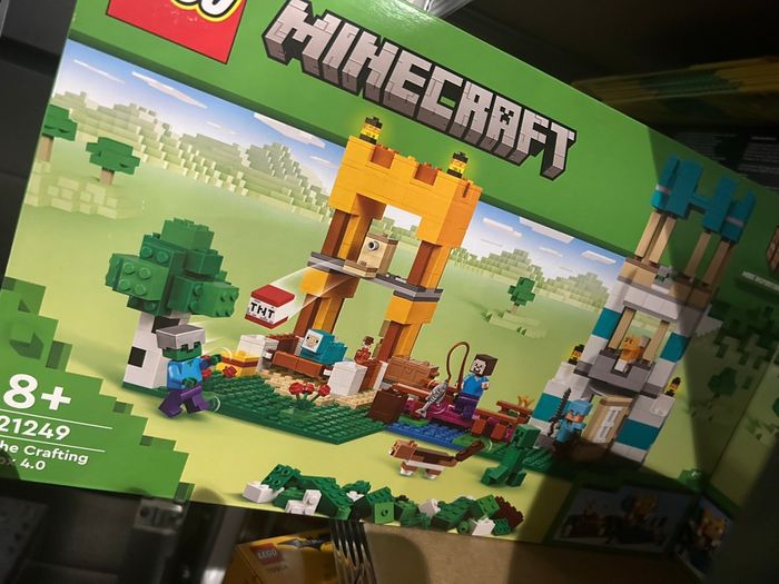 21249 Lego Minecraft La Boîte de Construction 4.0