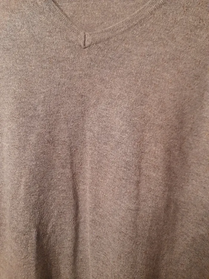 Pull à col V - photo numéro 2