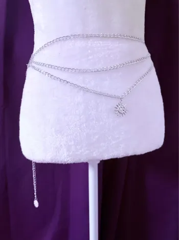 Ceinture ajustable en métal avec bijoux lune et chaîne
