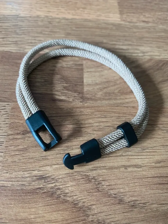 Bracelet beige fermeture noire neuf - photo numéro 2