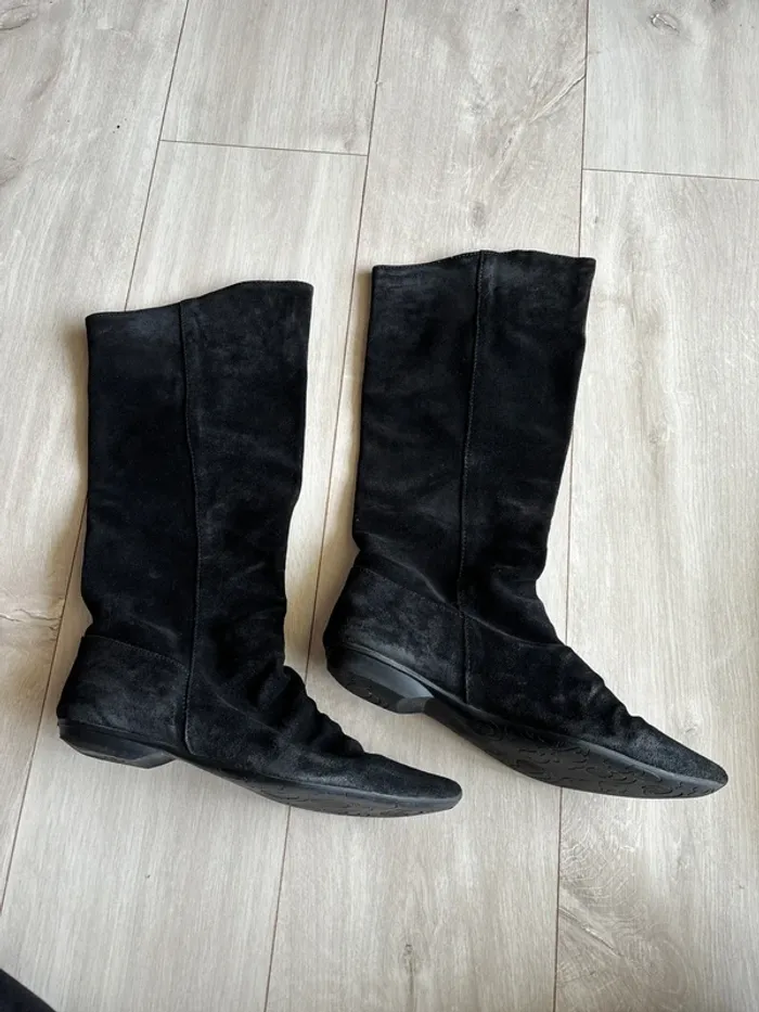 Chaussures bottines noire daim