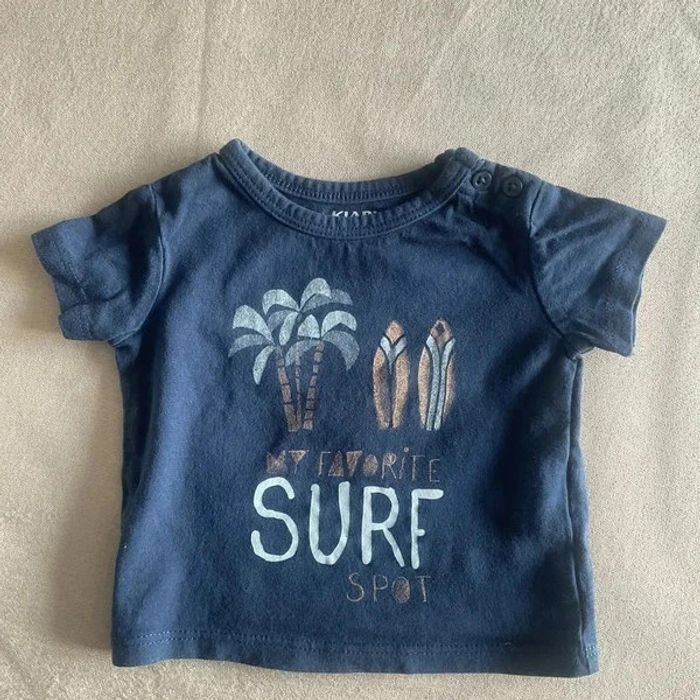🌴 T-shirt bébé Kiabi à motif surf 🌴