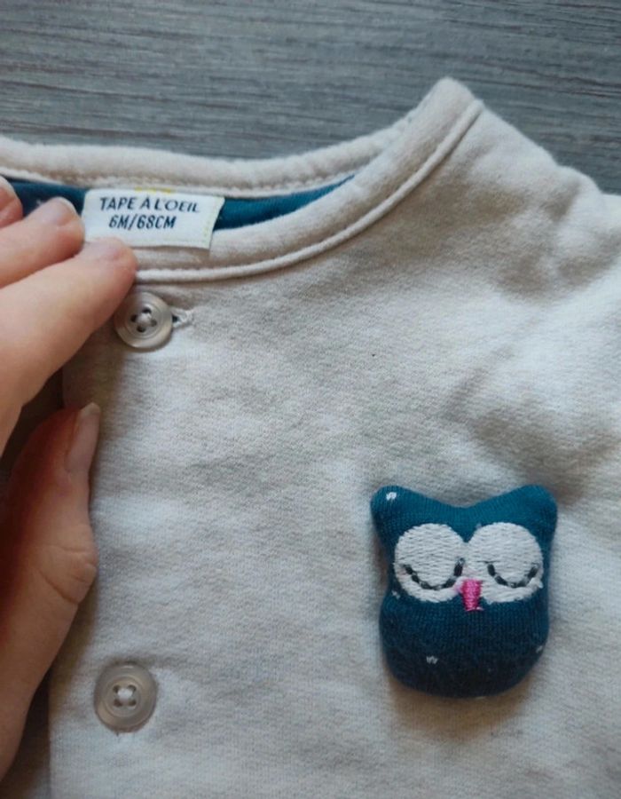 Gilet 6 mois hibou très bon état - dressing trié par tailles - photo numéro 2