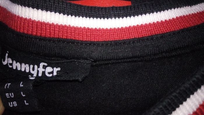 Tee-shirt noir manches à volant - photo numéro 3