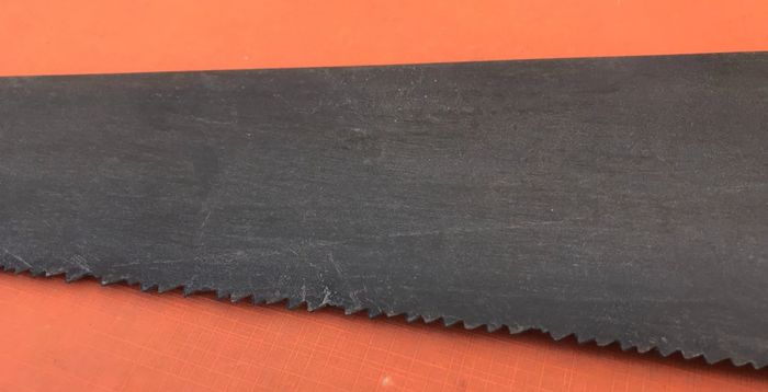 Ancienne scie à bois "égoïne" Poignée fermée Lame acier - photo numéro 7
