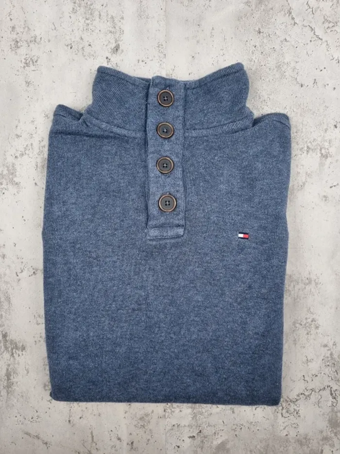 Pull col montant boutonné Tommy Hilfiger bleu – Taille M Hommes (mesures en photos) - photo numéro 2