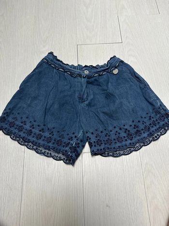 Short en jean bleu, taille 10 ans