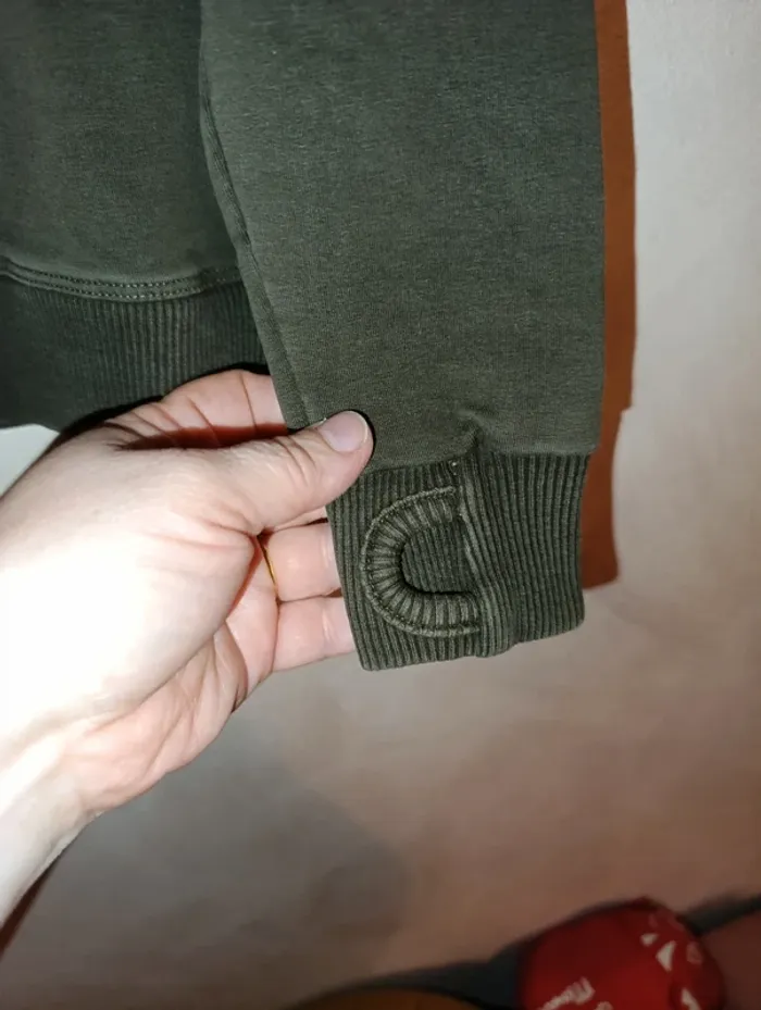 Sublime sweat Kenzo très original avec mitaines intégrées taille 4 ans en excellent état - photo numéro 7