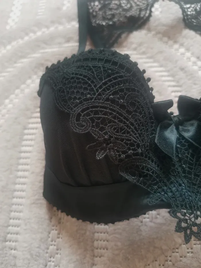 Soutien gorge noir - photo numéro 3