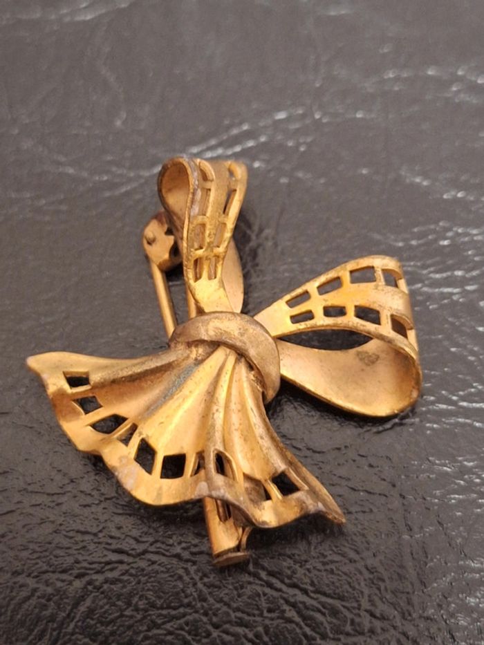 🎀 Broche en forme de nœud doré 🎀 - photo numéro 2