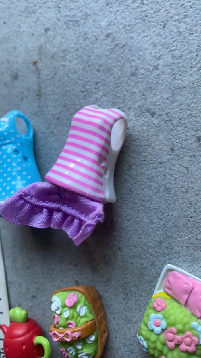 Lot accessoires jouet miniature pour mini poupée articulée - photo numéro 6