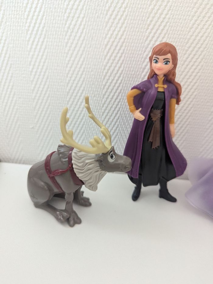 Lot de figurines Disney la reine des neiges Elsa, Anna et Sven - photo numéro 2