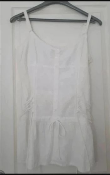 blouse blanche brodée fines bretelles taille 42