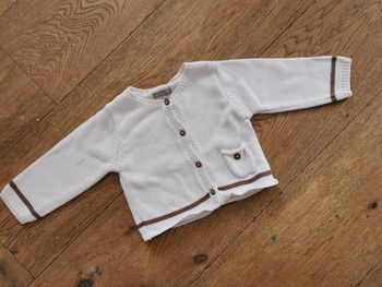 Gilet blanc et marron grain de blé 6mois 68cm.