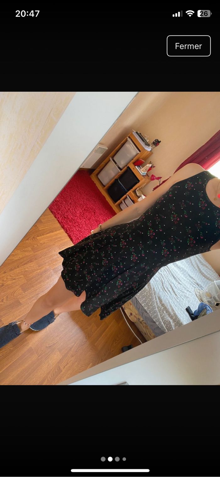 Robe patineuse fleurie - photo numéro 2